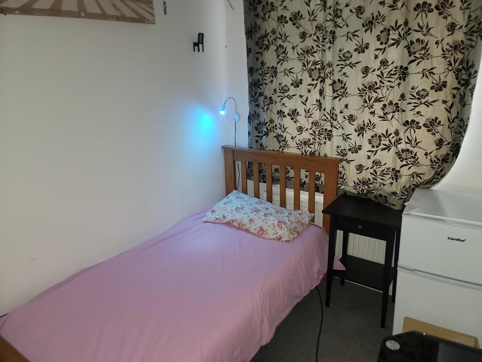 Kosy Roomz Welling Værelse billede
